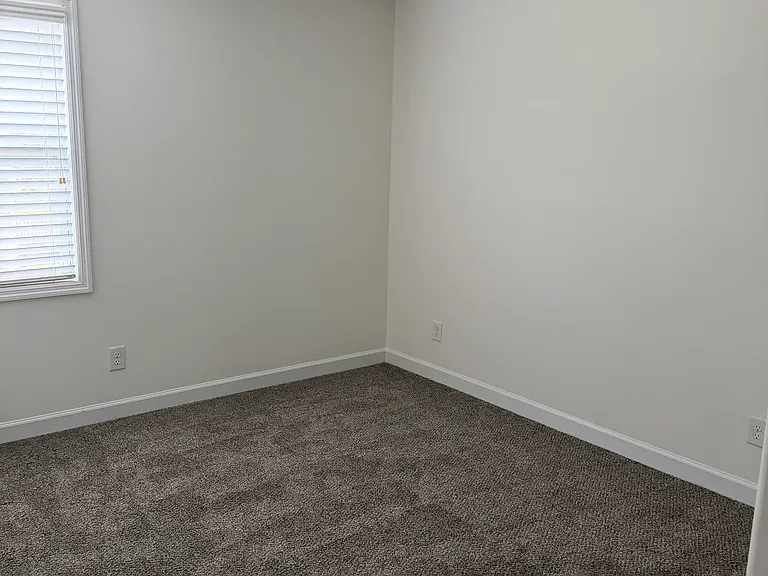 128 Bayside Dr — Photo 16