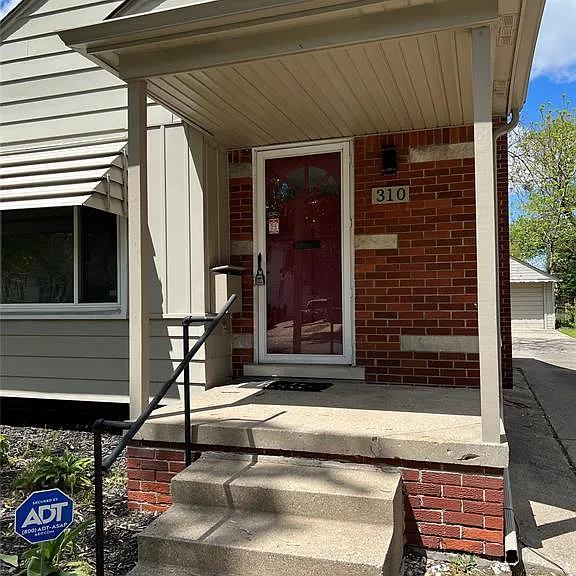 310 Albany St — Photo 7
