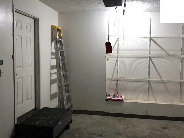 409 E Cherry St — Photo 27