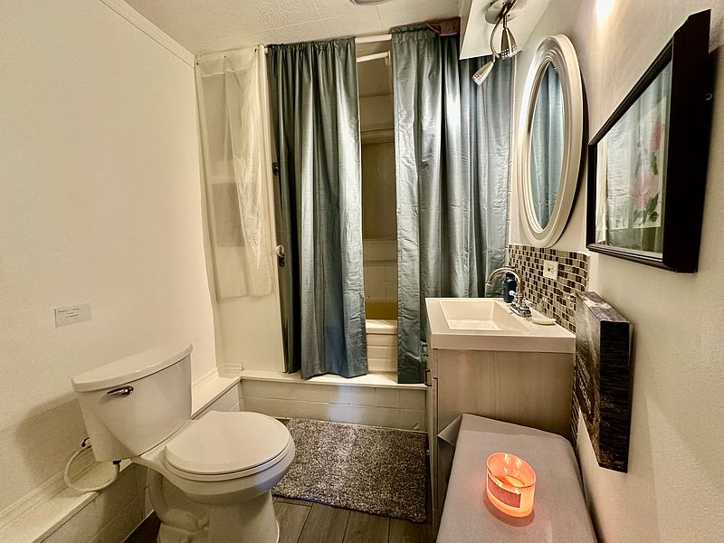 Surrey House for rent - 2 Bedrooms — photo 5