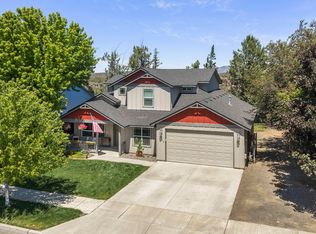 2958 NW 19th St, Redmond, OR 97756