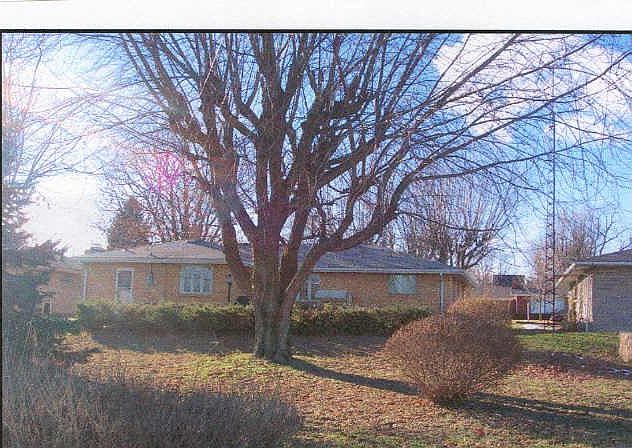 2nd image of 405 Edgeway Dr