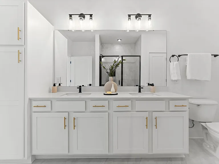 175 W Black St #201 — Photo 22
