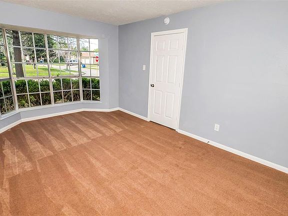3rd image of 4650 Hickory Downs Dr
