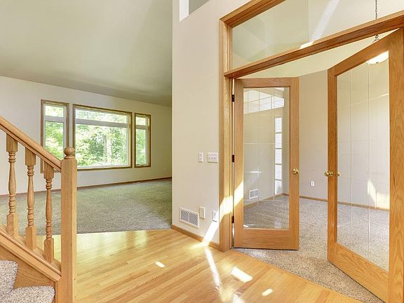 4th image of 22284 Elston Ave