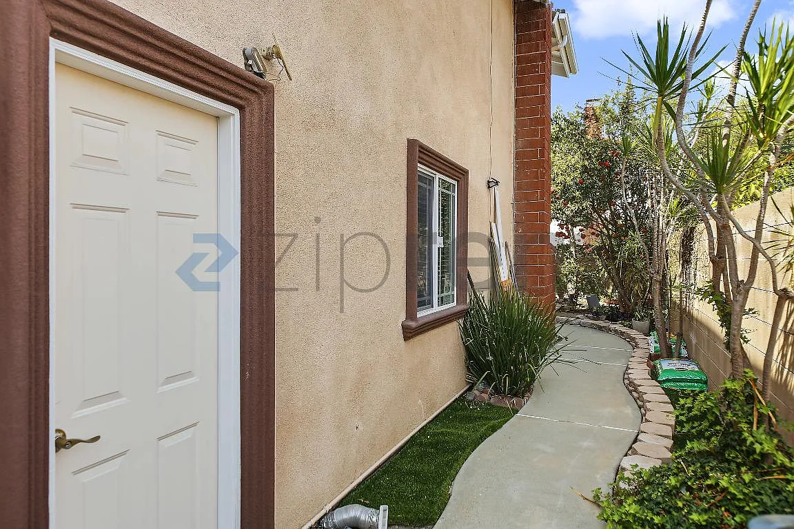 1 bed, 500 sqft, $2,500 — Photo 3