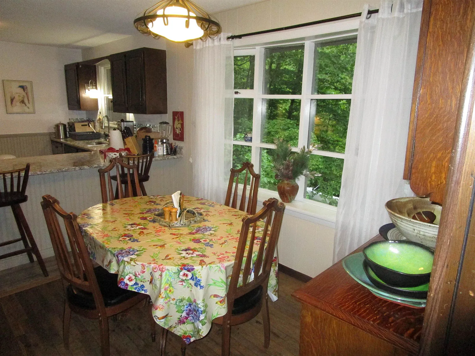4 bed, 2.0 bath, 1950 sqft, $2,800 — Photo 3