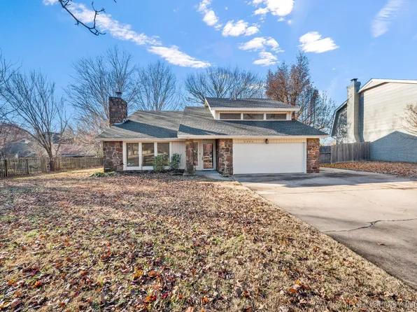 2303 Robin Ln, Muskogee, OK 74403