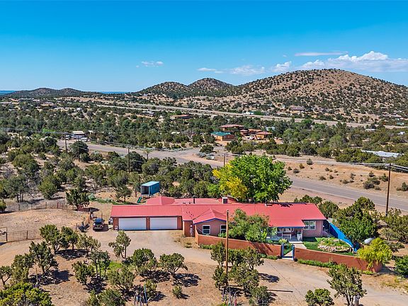 2nd image of 12 Apache Ridge Rd