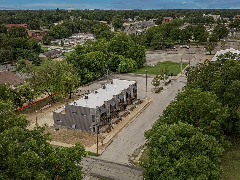 Edge Luxury Townhomes — Photo 48