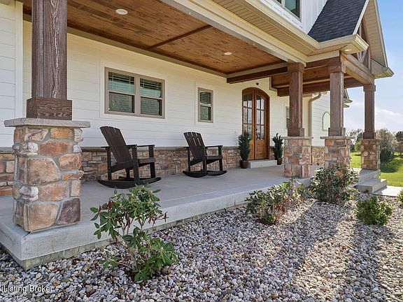 5th image of 157 Tindale Dr