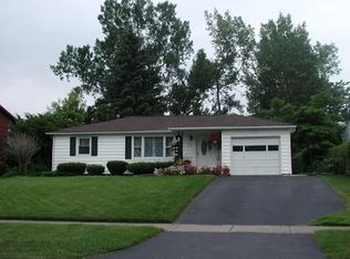 379 Laura Dr, Rochester, NY 14626