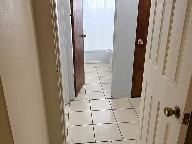 1634 Merrill Ave — Photo 15