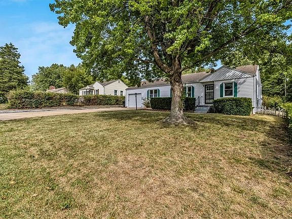 3rd image of 5421 Willow Ave