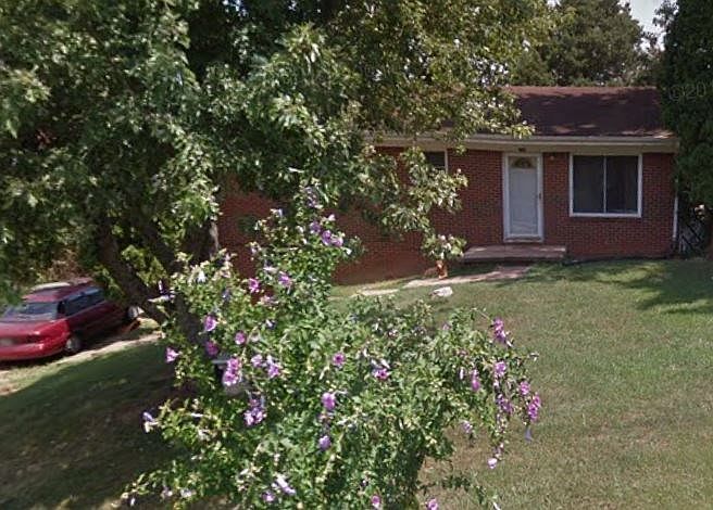 2nd image of 708 Hilltop Dr