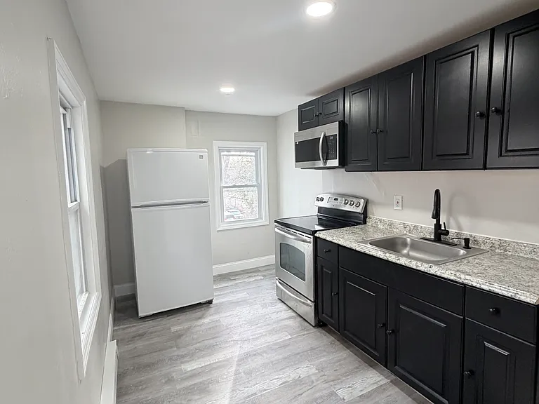 60 Hanover St #2 — Photo 2
