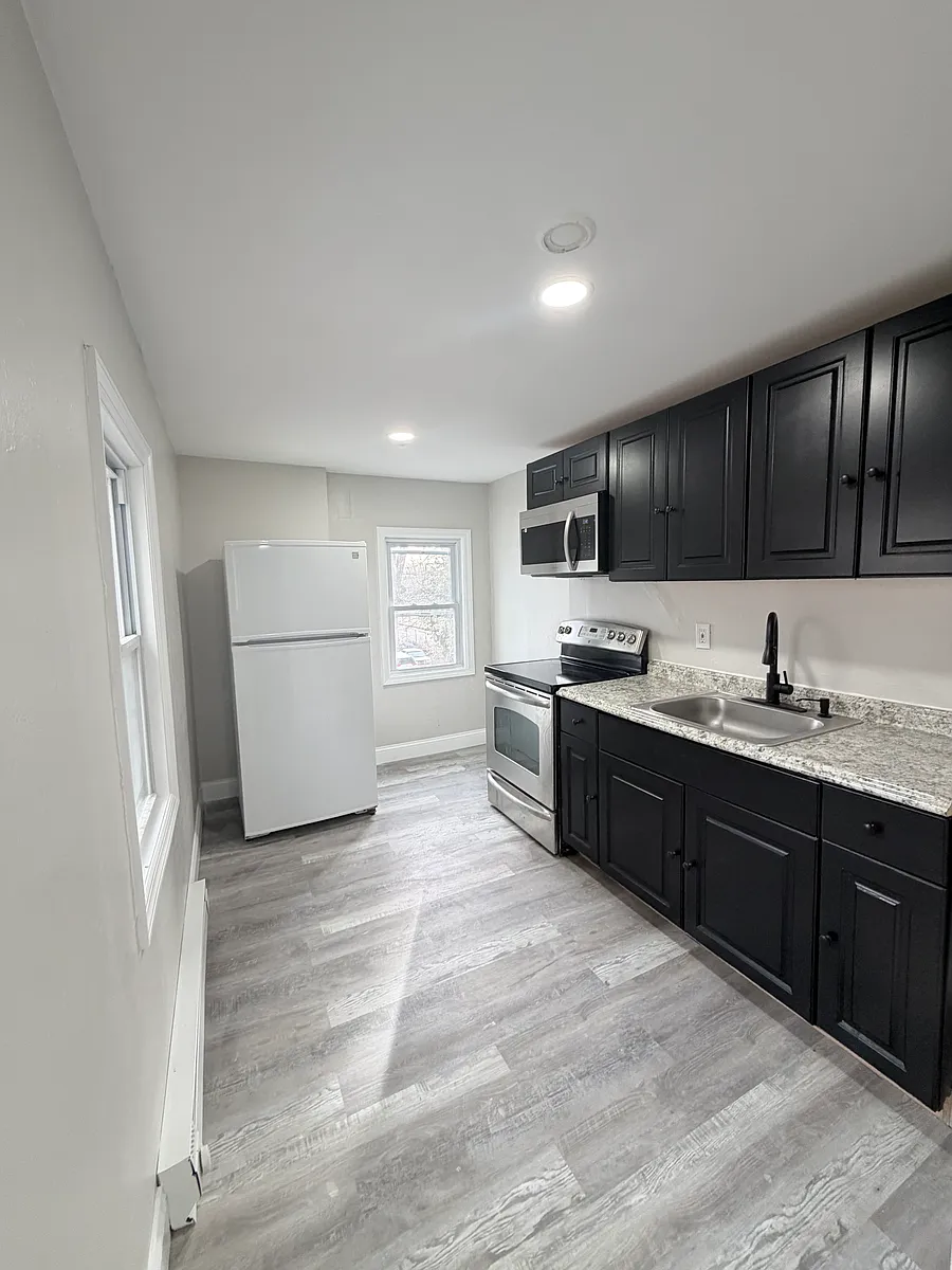 Building Photo - 60 Hanover St #2