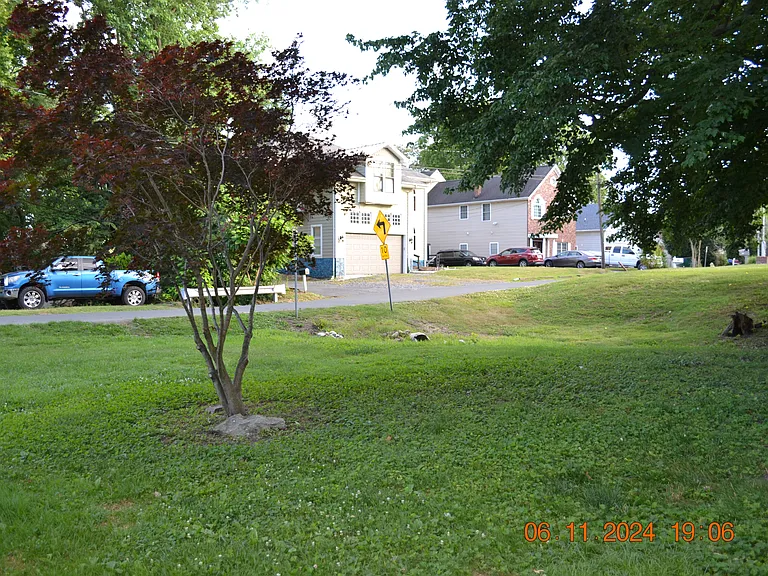 329 Bar Harbor Rd #B — Photo 4