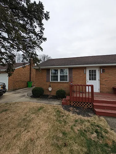538 Hower St NE Photo 1