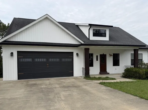 605 W 10th St, Oolitic, IN 47451