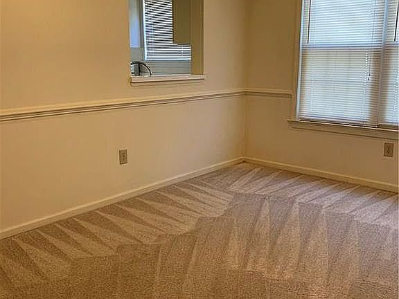 4th image of 300 Thorncliff Dr