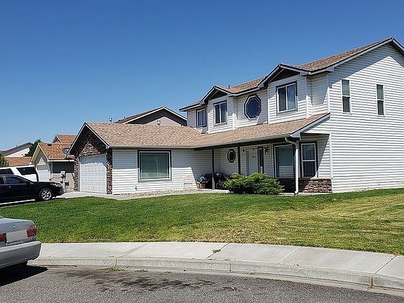 4th image of 821 N Douglas Ct