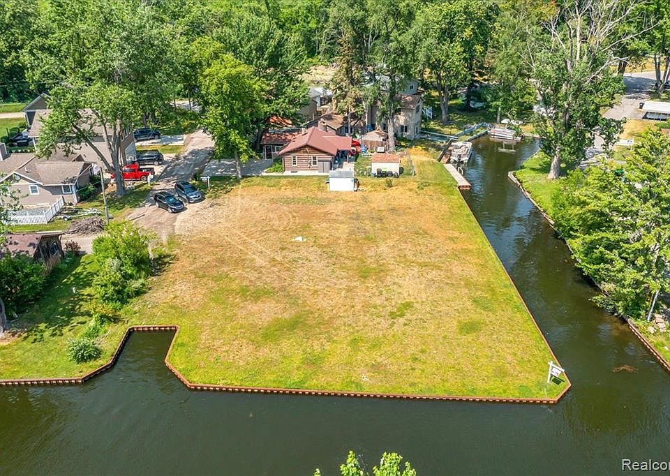 10050 John R St, Whitmore Lake, MI 48189 Zillow