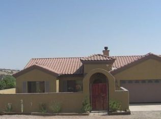 16 Dixon Ct, Nogales, AZ 85621