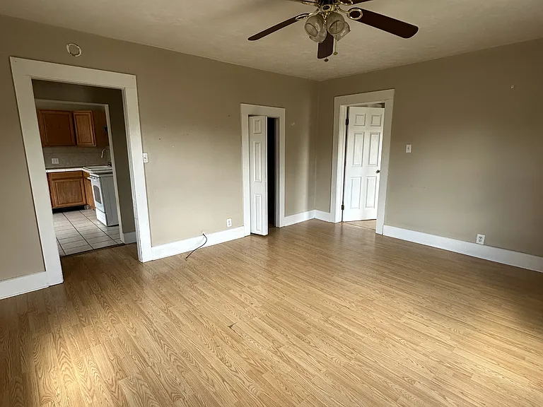 1815 1/2 Fletcher St #2 — Photo 7