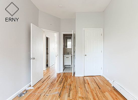 4th image of 802 Evergreen Ave #2L