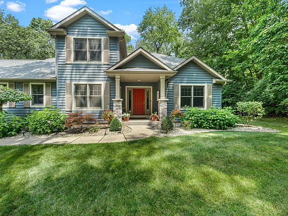 2nd image of 33200 Glen Eagle Ct