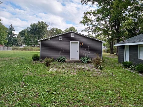 3rd image of 2224 W Isabella Rd
