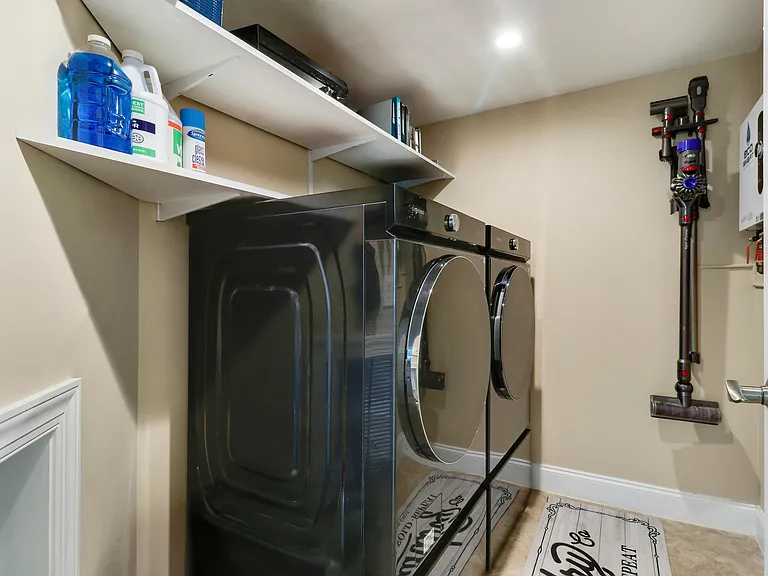 515 Bay Colony Dr N — Photo 40