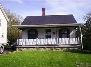 631 Geneva Ave photo 1