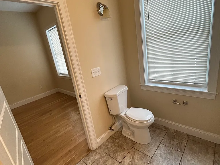 76 Grant St #1D — Photo 11