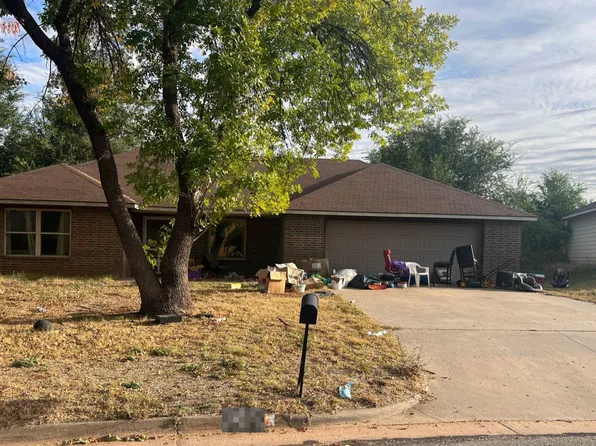 3210 Highland Dr, Enid, OK 73701