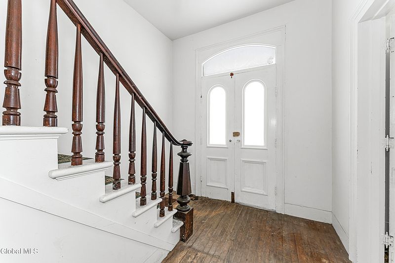 5th image of 39 East Street