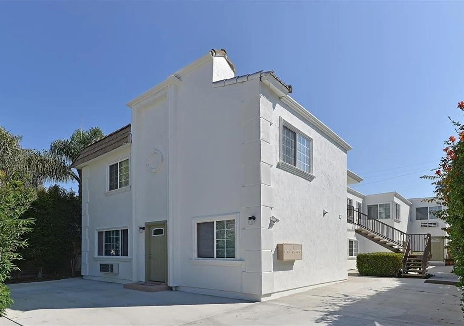 Luxury One Bedroom Apartment Home In la Jolla Village! Assigned Off Street Parking! In Unit Washe... — Photo 3