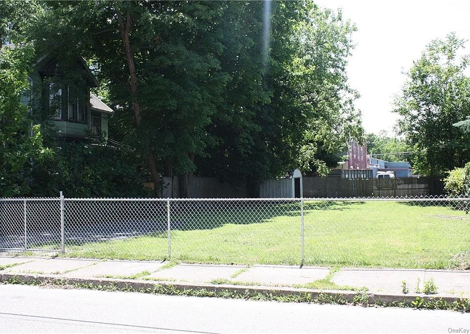 1st image of 139 Front St