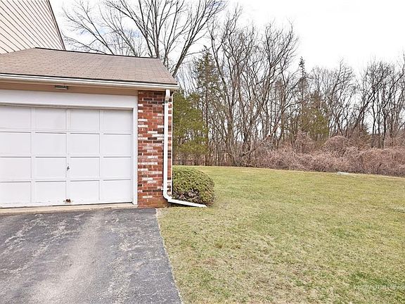 3rd image of 12 Eagle Run #B