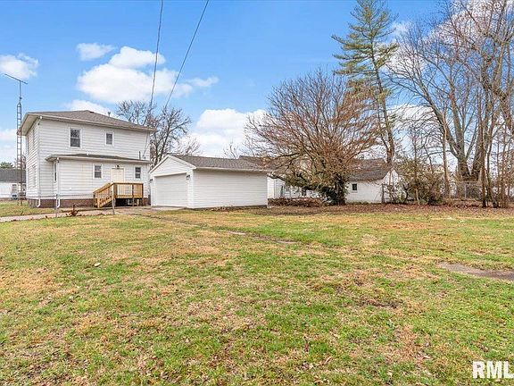 2nd image of 1529 E Edwards St