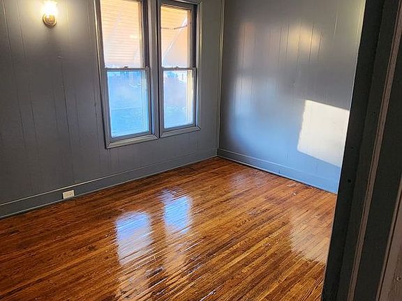 3rd image of 1847 N Superior St