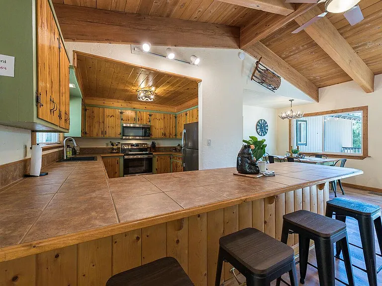 3130 Fabian Way — Photo 7
