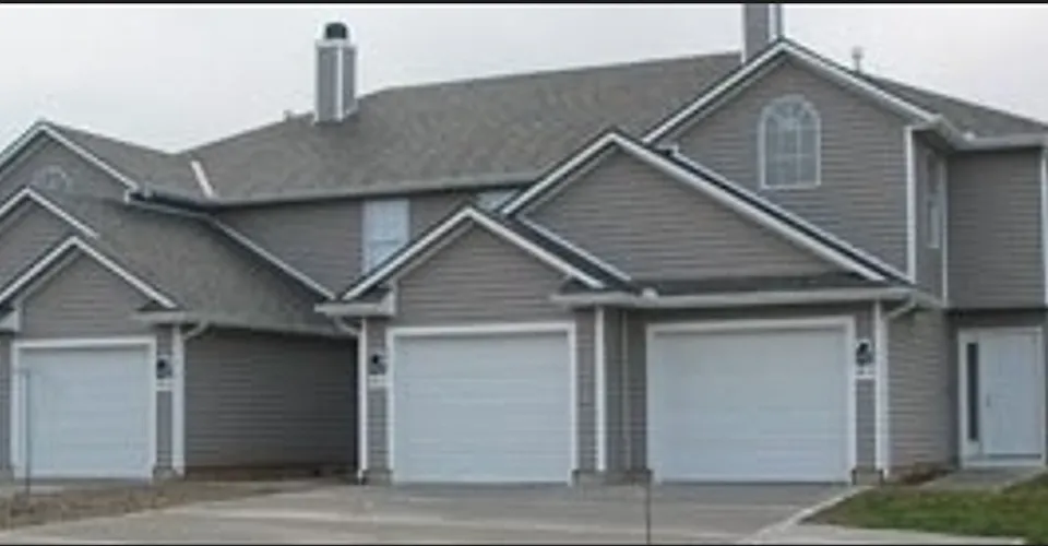 200 W Nicholas Dr