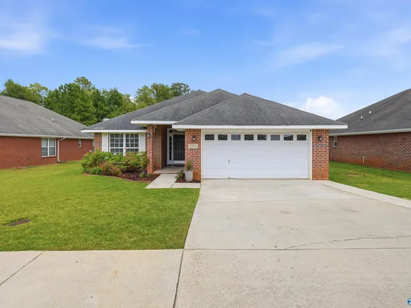284 Shadow Ct SW, Huntsville, AL 35824