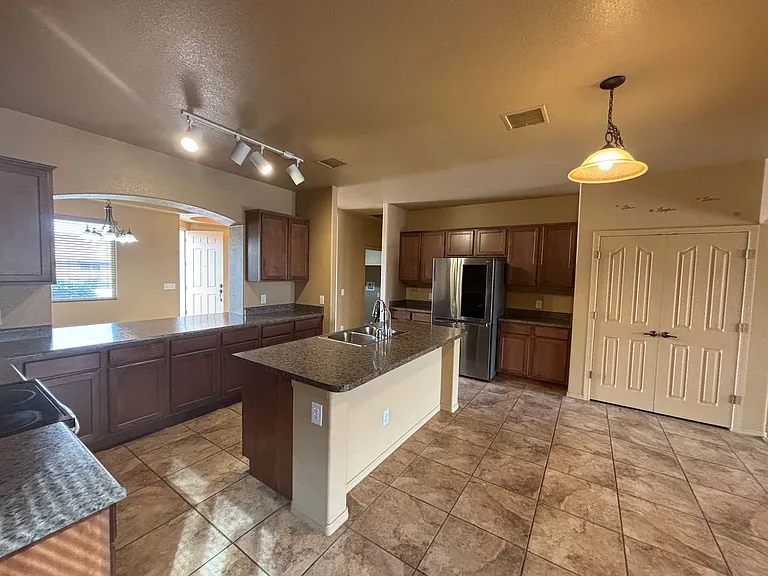 5558 Wilder Dr — Photo 9
