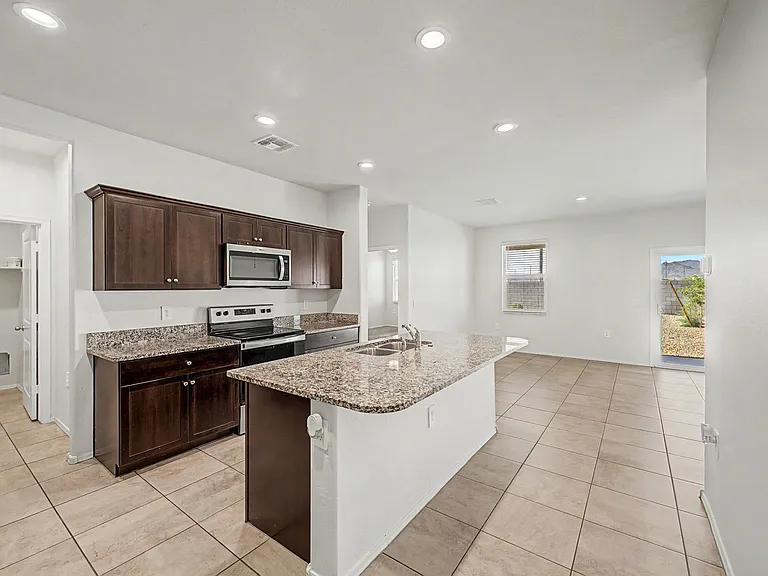 24542 W Raymond St — Photo 4