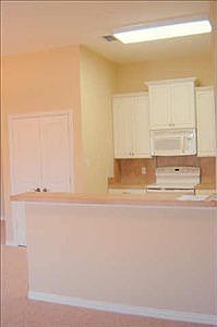 4th image of 1700 Summer Hill Ct