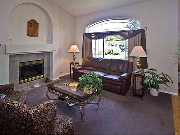 5th image of 819 N Knudson St