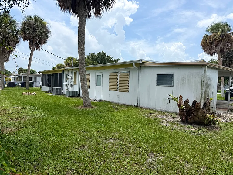 429 SE Fini Dr #429 — Photo 4